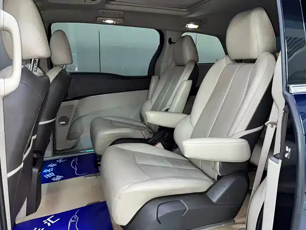 Buick GL8 2013