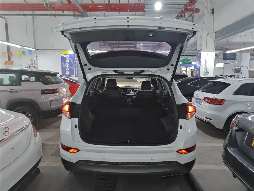 Hyundai Tucson 2017 — фото 18