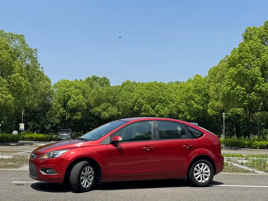 Ford Focus 2015 — фото 8