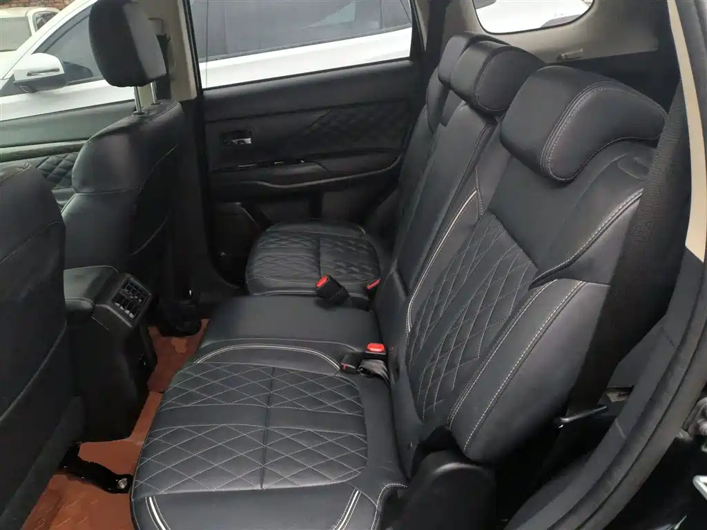 Mitsubishi Outlander 2020 — фото 14