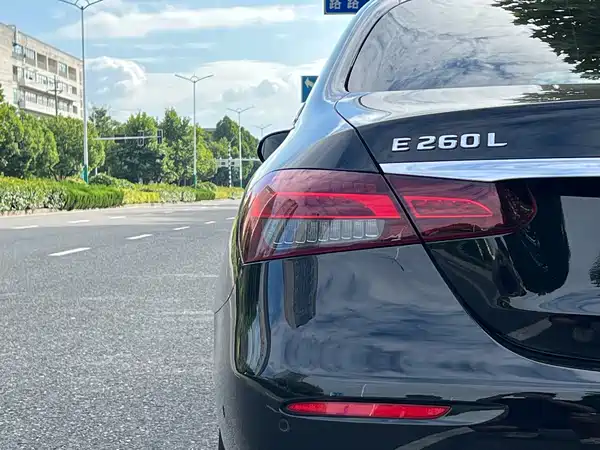Mercedes-Benz E-Class 2022