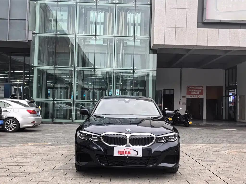 BMW 3 Series 2020 — фото 1