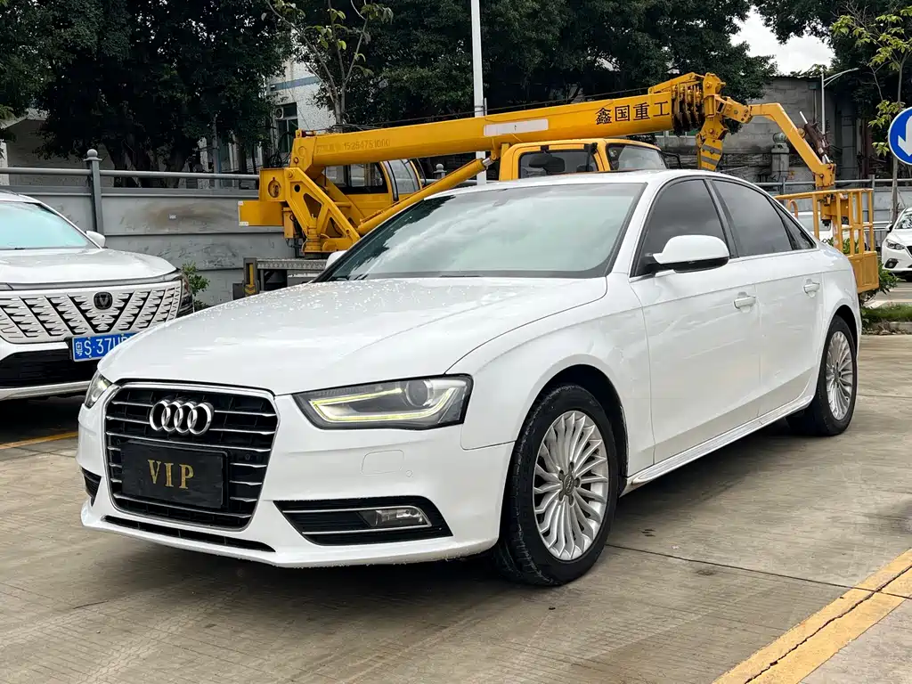 Audi A4L 2016 — фото 1