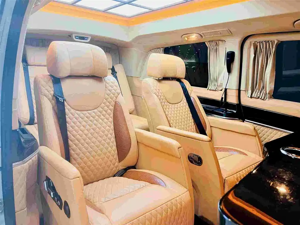 Mercedes-Benz V-Class 2020 — фото 28