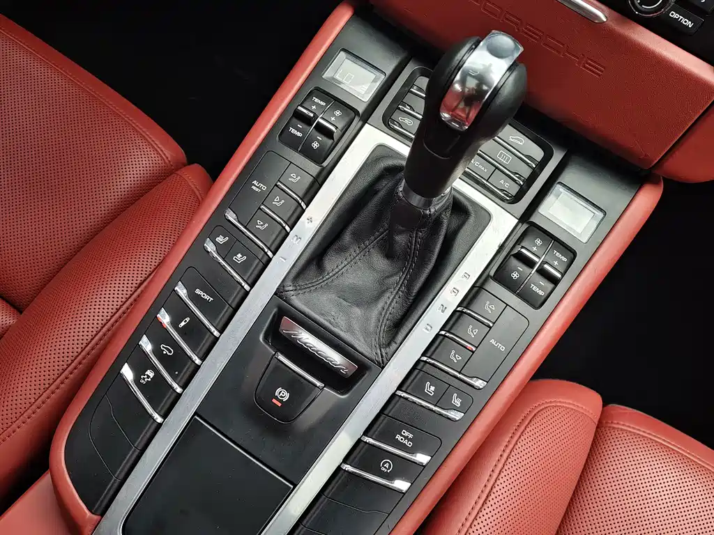 Porsche Macan 2015 — фото 12