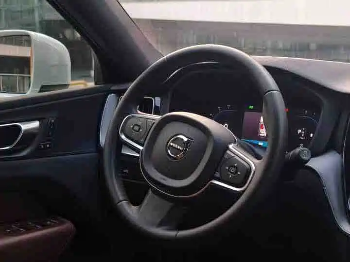 Volvo XC60 2024 — фото 7
