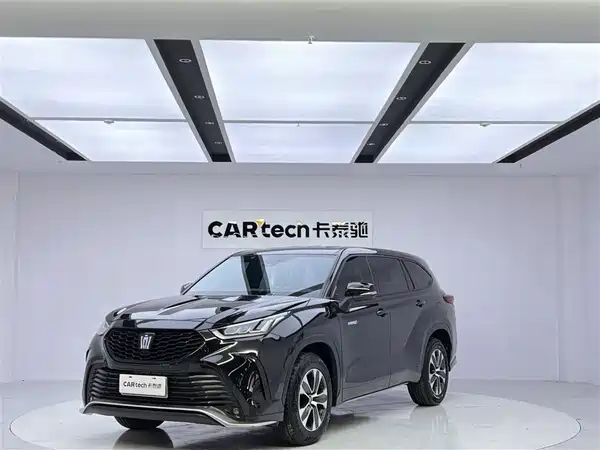 Toyota Crown Kluger 2024
