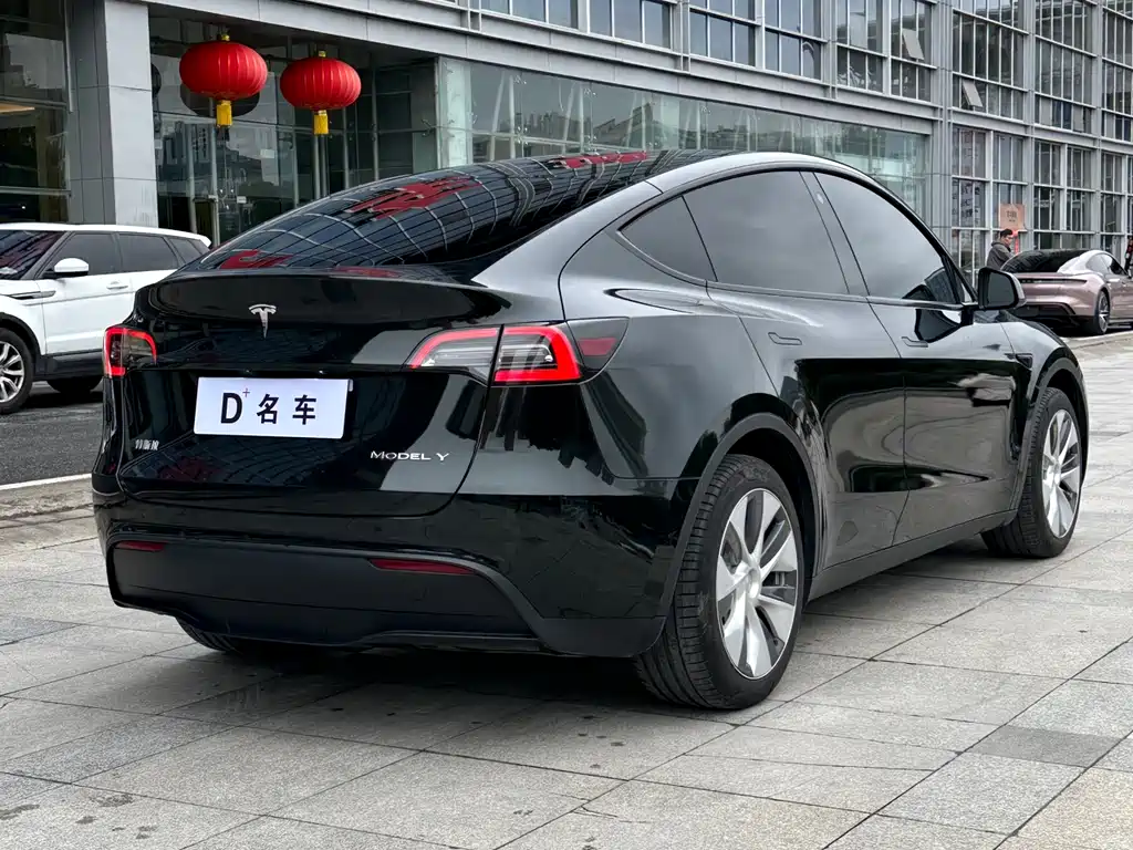 Tesla Model Y 2023 — фото 13
