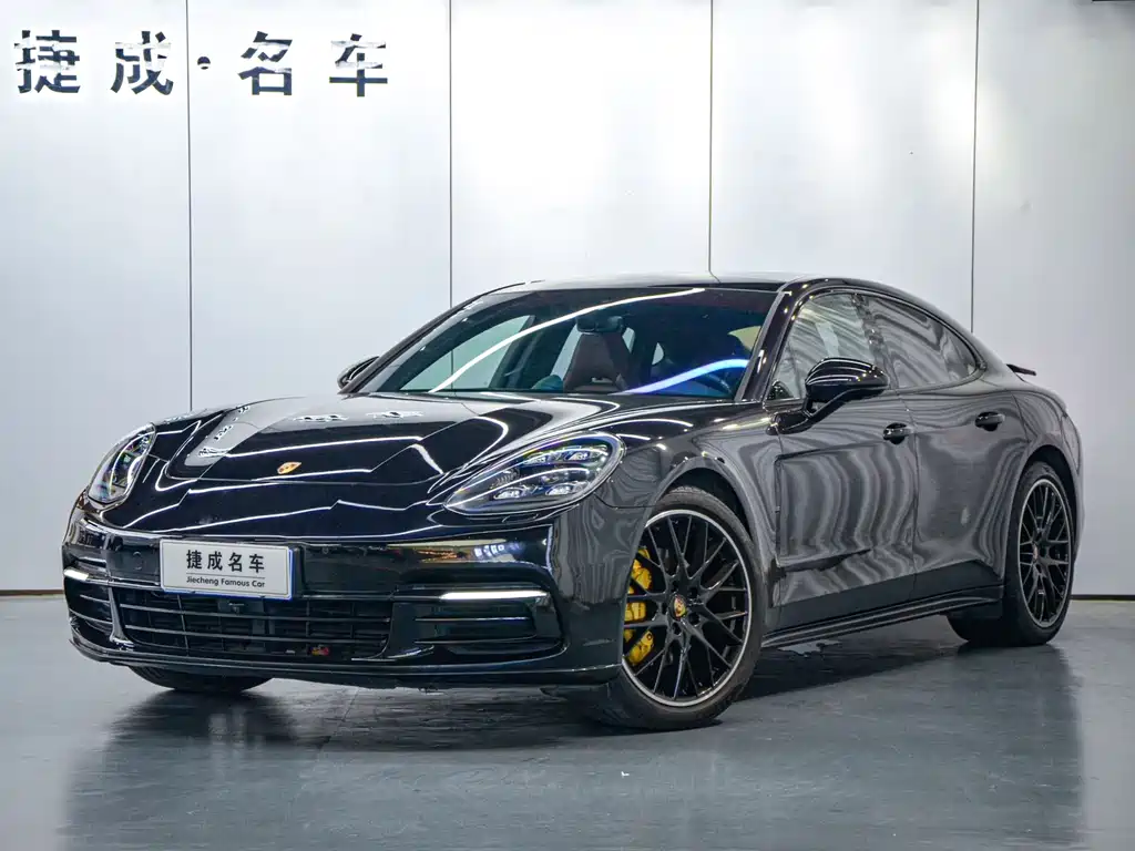 Porsche Panamera 2019 — фото 1