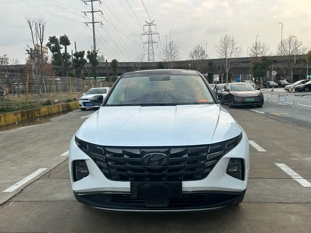 Hyundai Tucson 2022 — фото 2