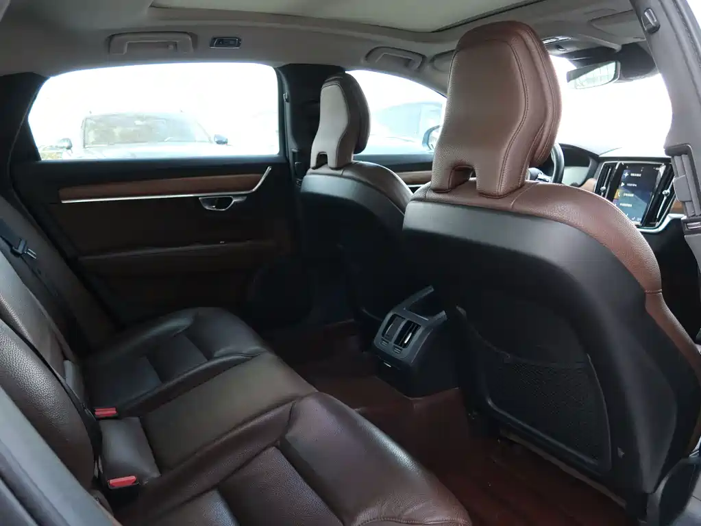 Volvo S90 2019 — фото 10