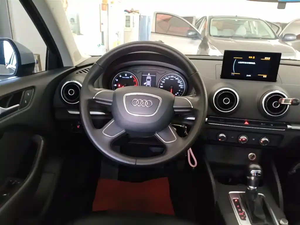 Audi A3 2015 — фото 11