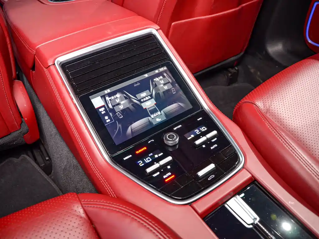 Porsche Panamera 2019 — фото 10