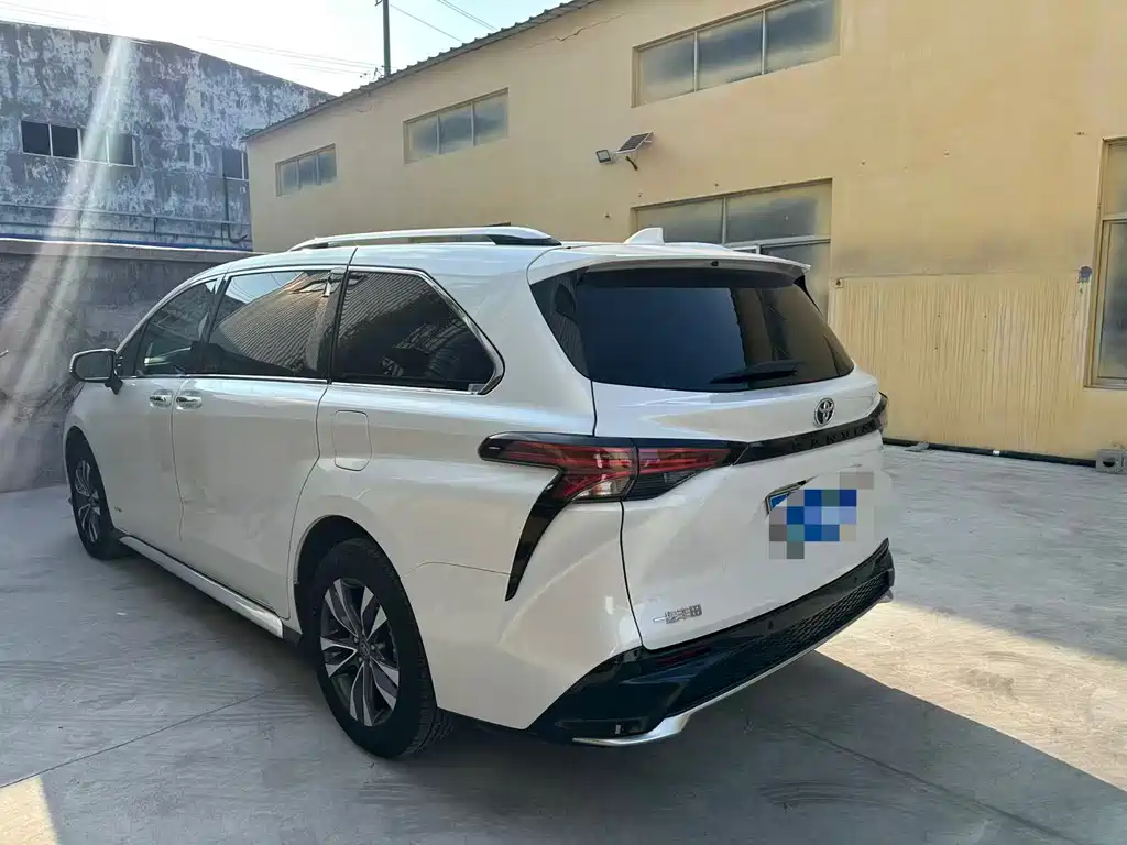 Toyota Granvia 2025