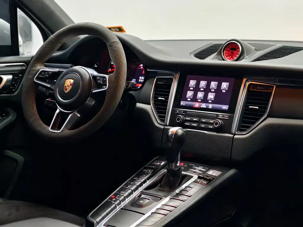 Porsche Macan 2017 — фото 6