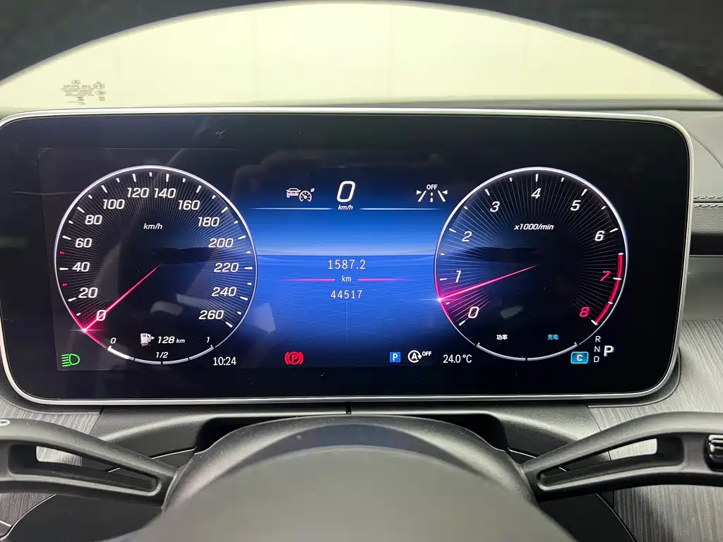 Mercedes-Benz C-Class 2023 — фото 11