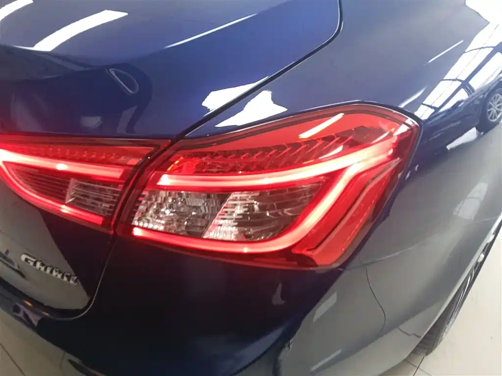 Maserati Ghibli 2016 — фото 24