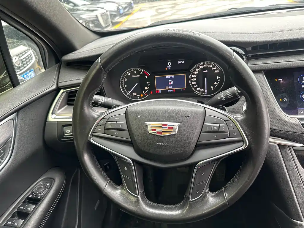 Cadillac XT5 2020 — фото 16