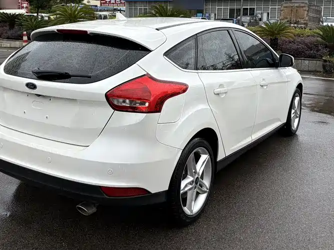 Ford Focus 2021 — фото 23