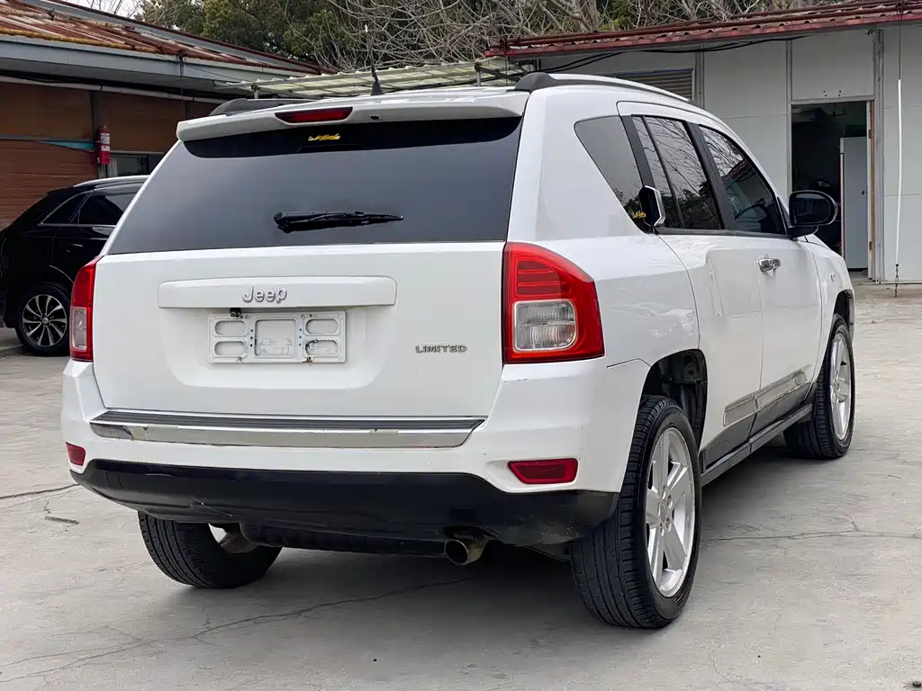 Jeep Compass 2012 — фото 13