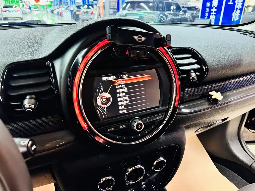 MINI Clubman 2017 — фото 38