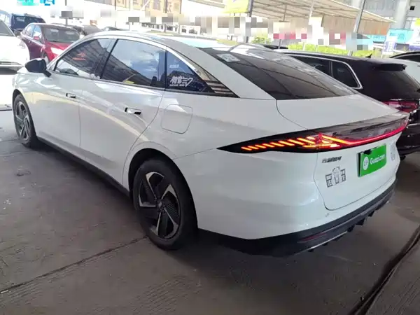 Geely Galaxy L6 2024