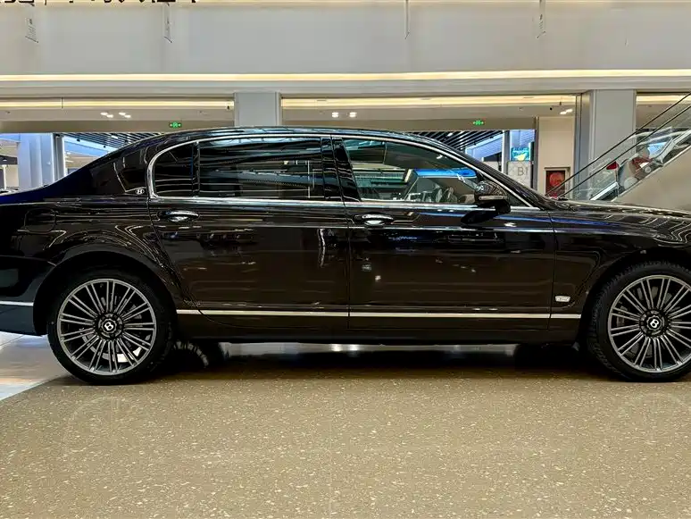 Bentley Flying Spur 2011 — фото 26