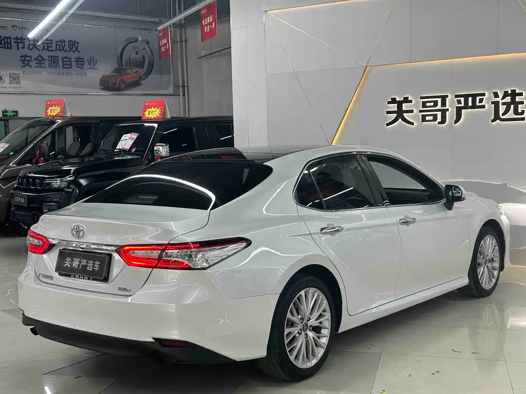 Toyota Camry 2020 — фото 9