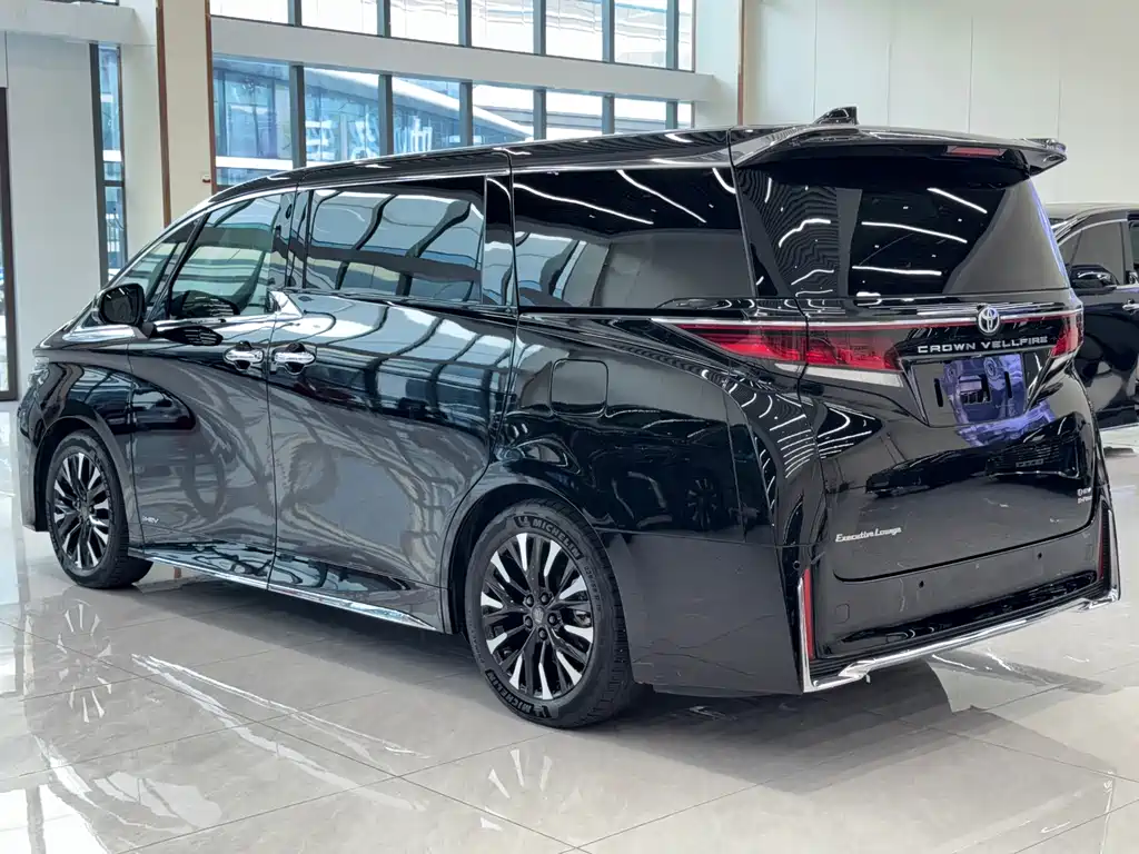 Toyota Vellfire 2026 — фото 8