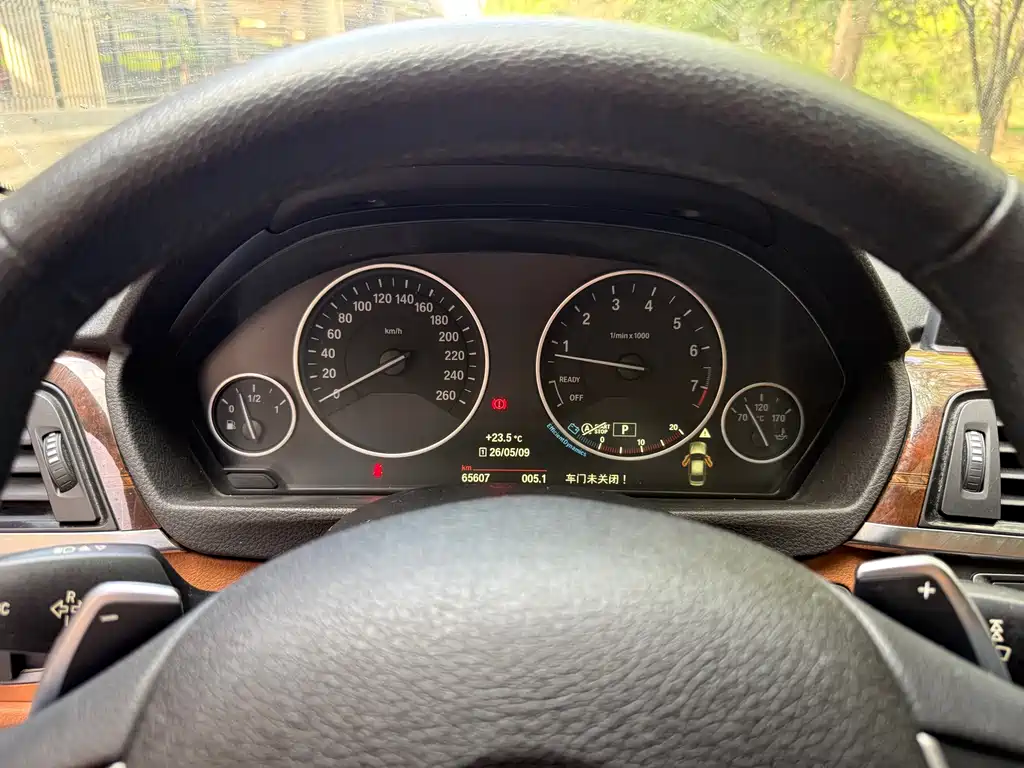 BMW 3 Series 2015 — фото 16