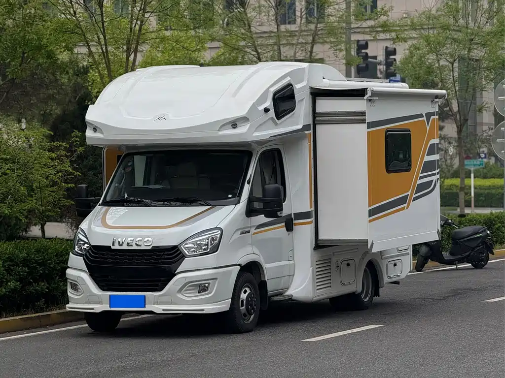 IVECO Ousheng 2025 — фото 1