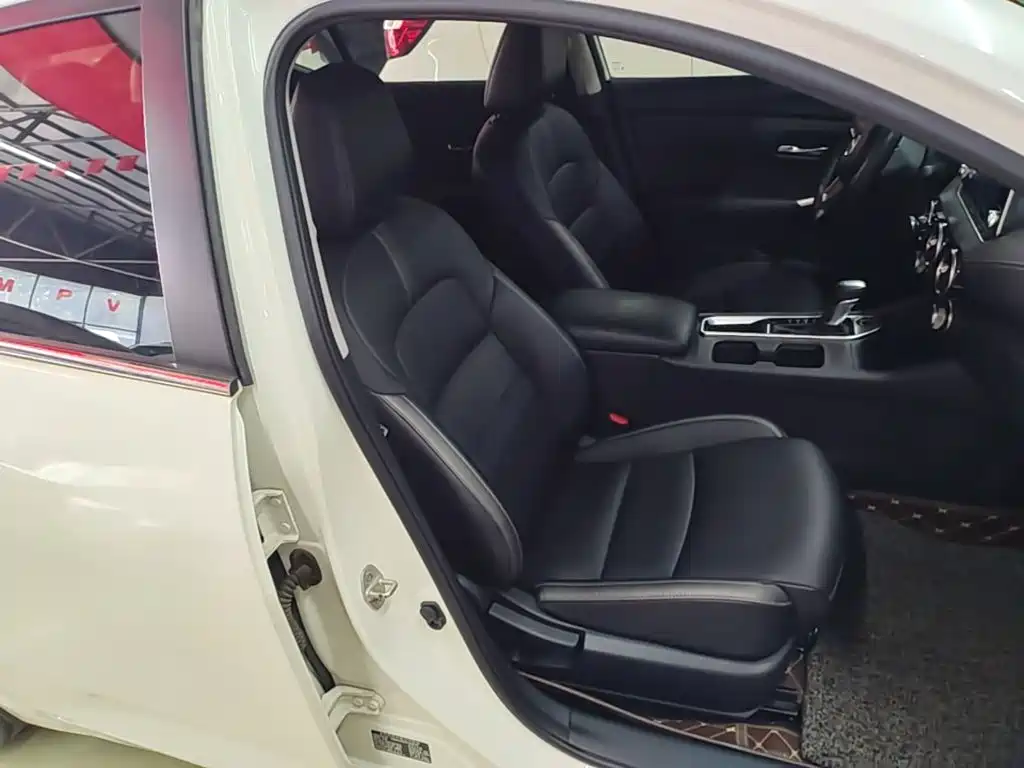 Nissan Sylphy 2020 — фото 25