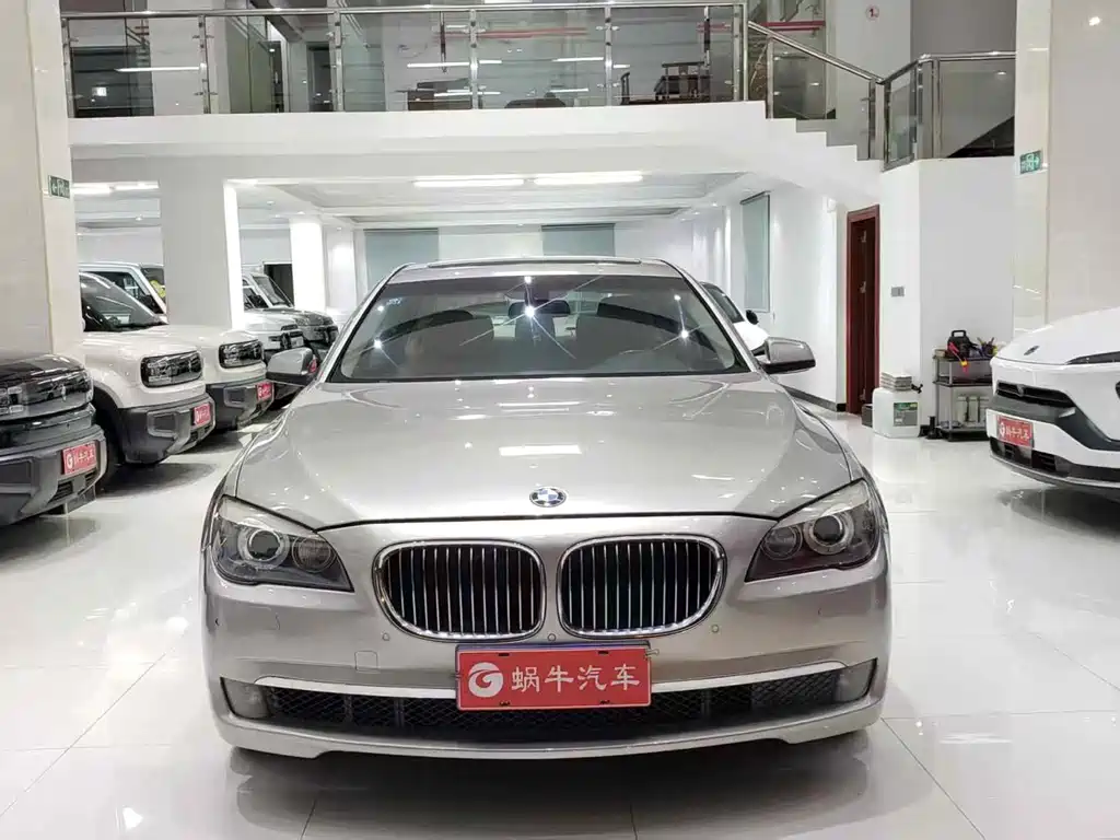 BMW 7 Series 2010 — фото 2