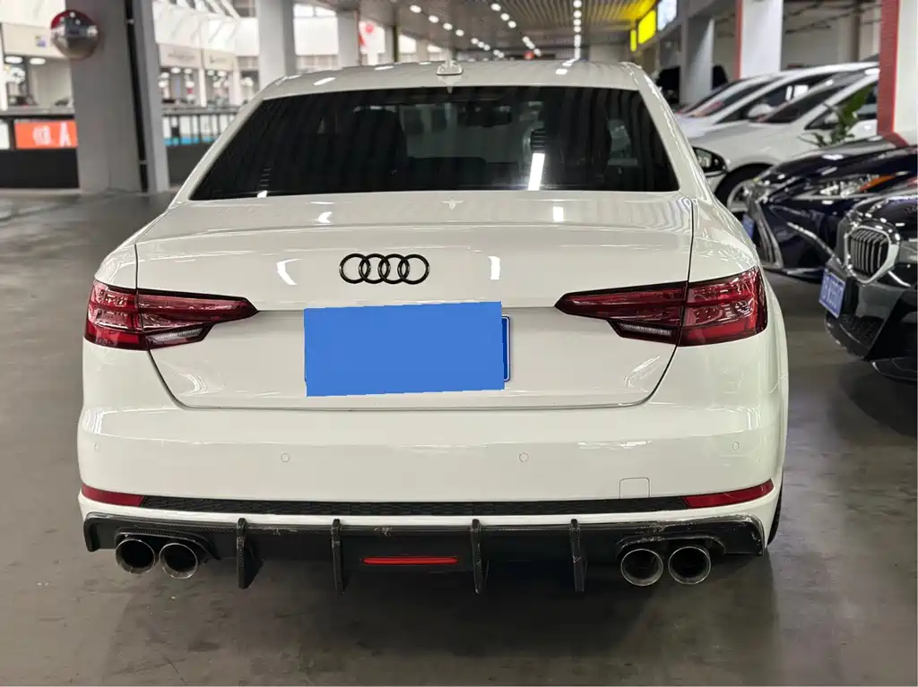 Audi A4L 2018 — фото 16