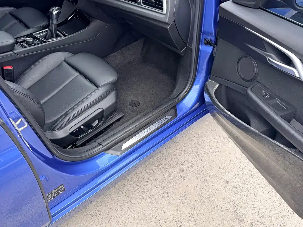 BMW 1 Series 2018 — фото 12