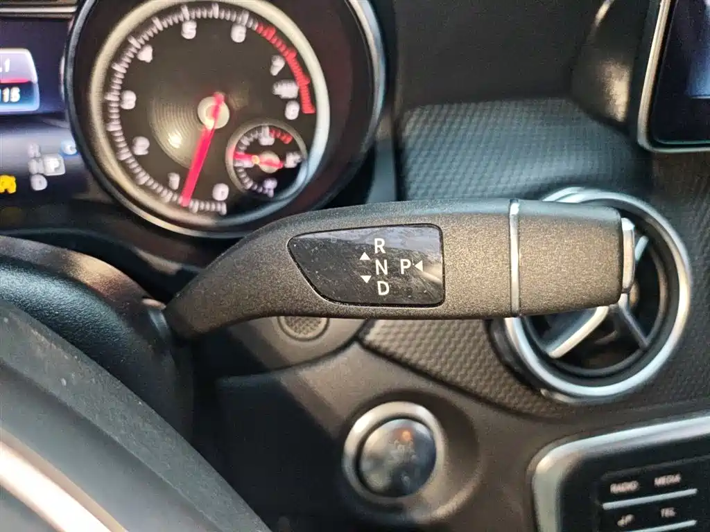 Mercedes-Benz GLA 2018 — фото 15