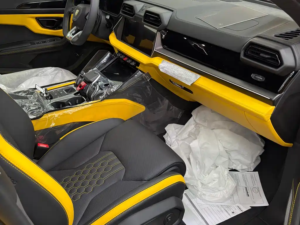 Lamborghini Urus SE — фото 9