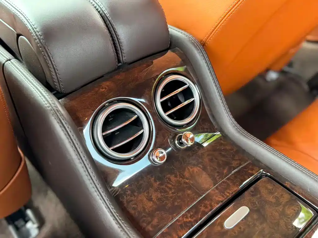 Bentley Continental 2012 — фото 14