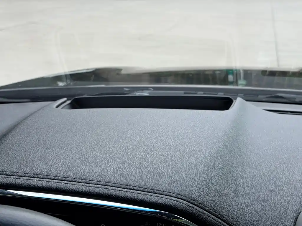 Lincoln Continental 2018 — фото 19
