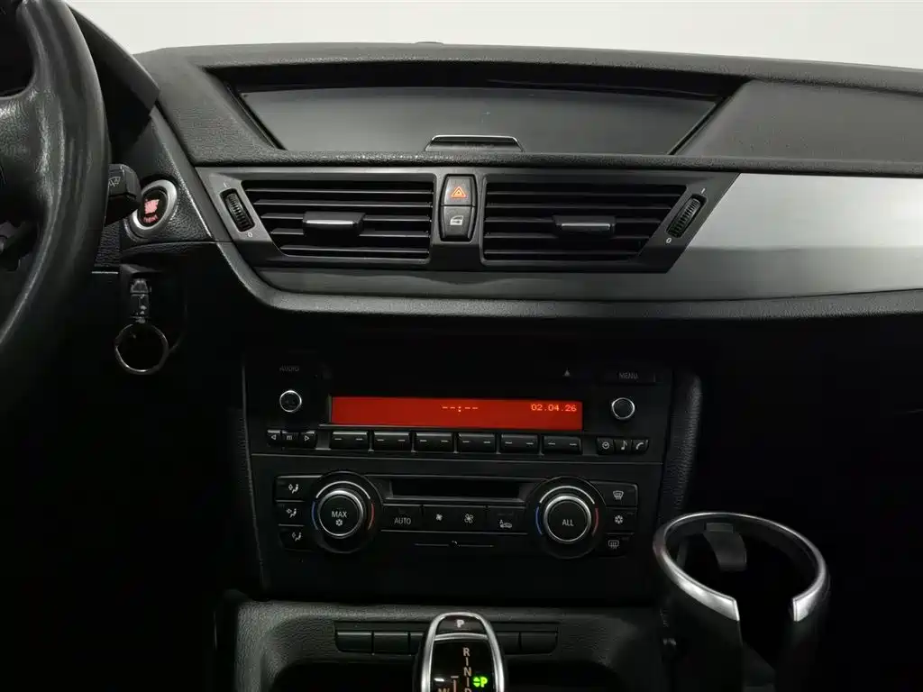 BMW X1 2012 — фото 12