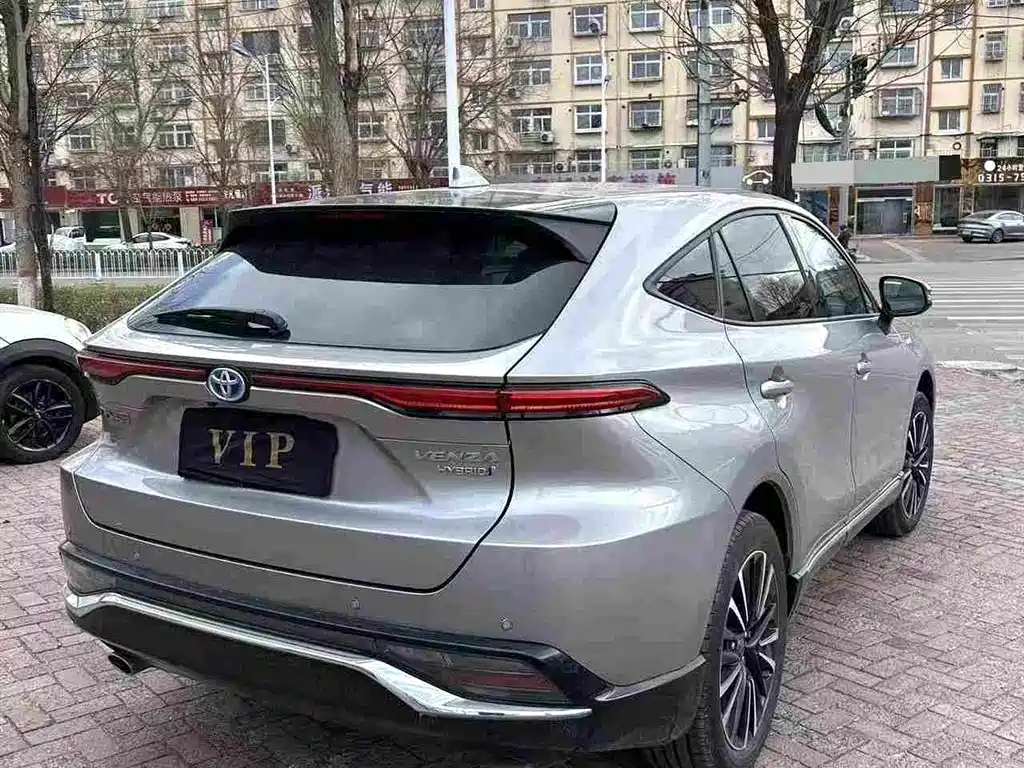 Toyota Venza 2023 — фото 7