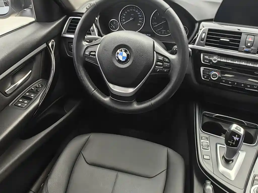 BMW 3 Series 2016 — фото 5