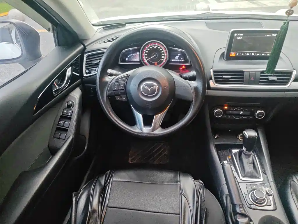 Mazda 3 Axela 2016