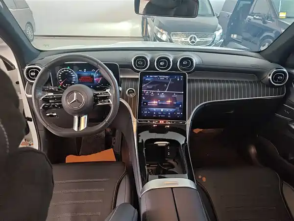 Mercedes-Benz GLC 2023