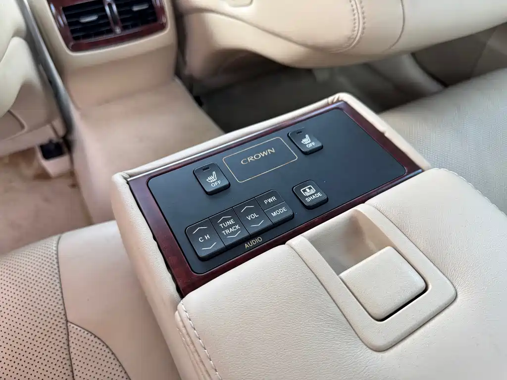Toyota Crown 2012 — фото 16