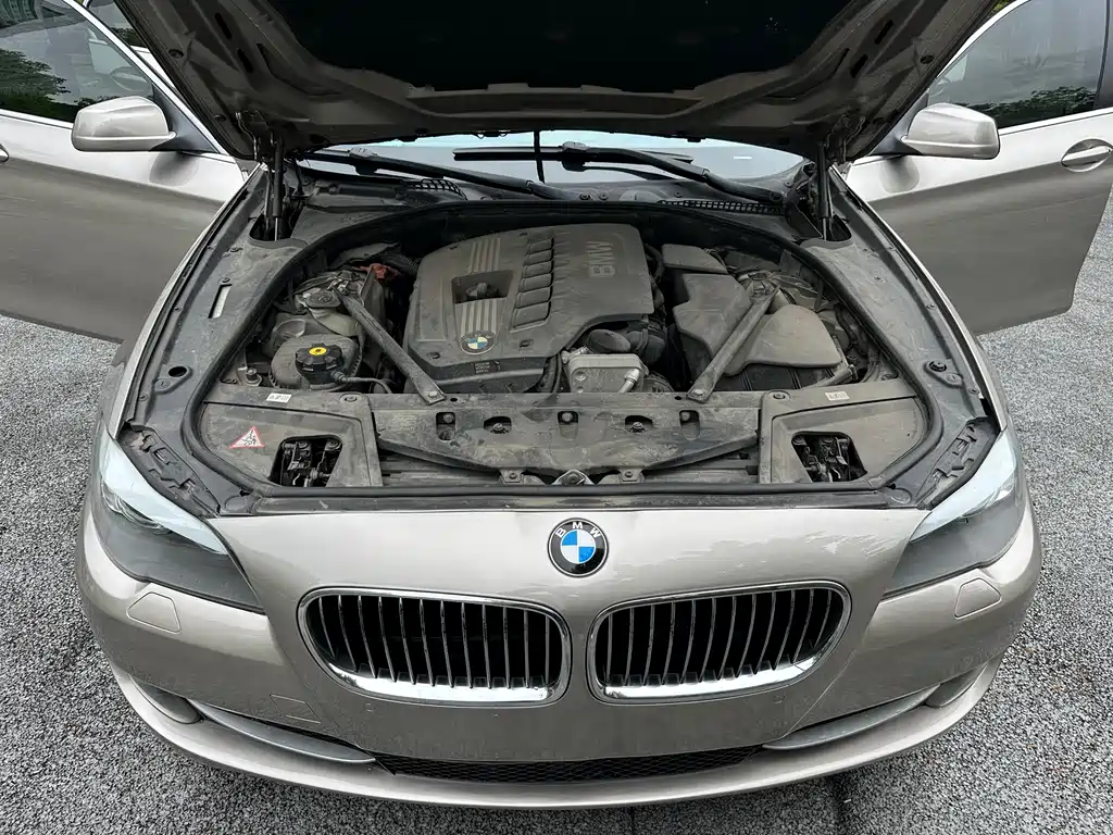 BMW 5 Series 2013 — фото 18