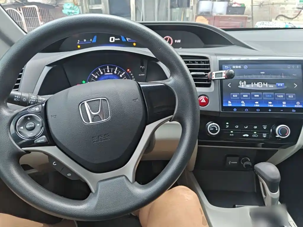 Honda Civic 2016 — фото 10