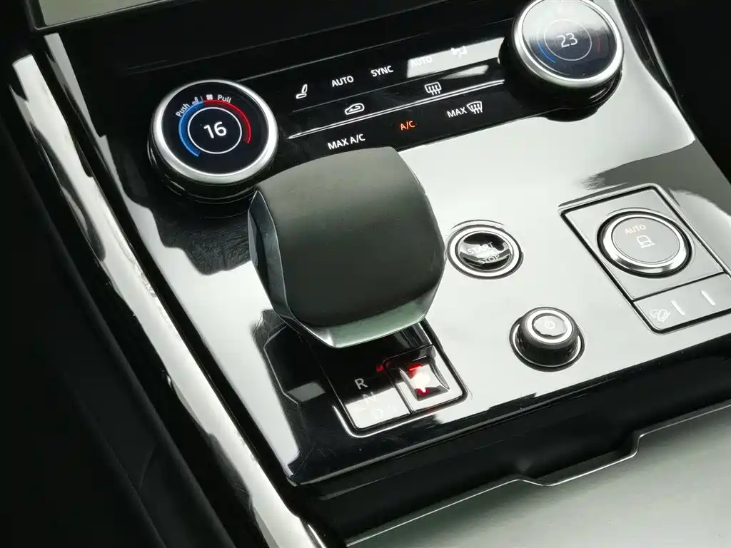 Land Rover Sport 2023 — фото 13