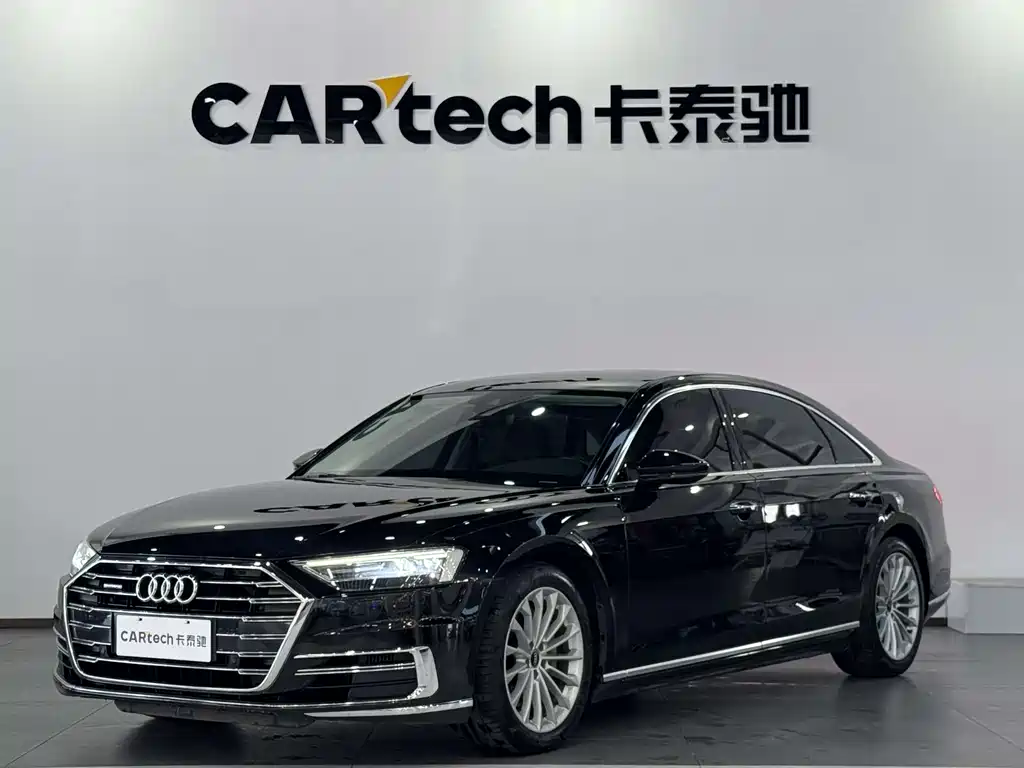 Audi A8 2022 — фото 1