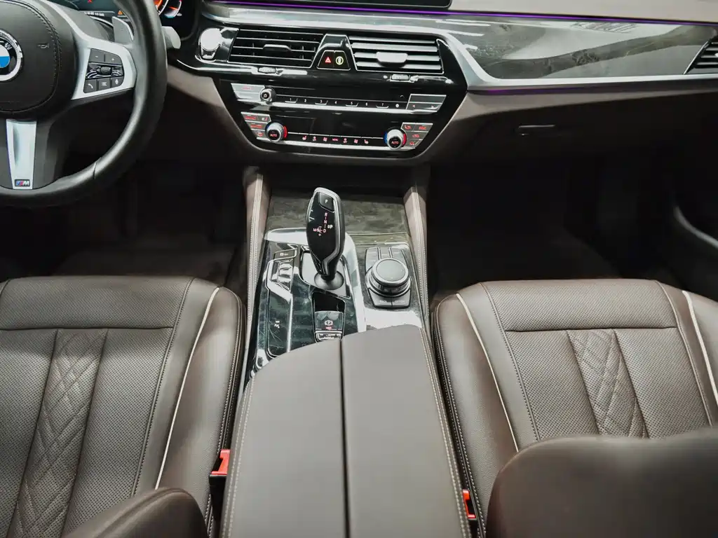 BMW 5 Series 2022 — фото 10